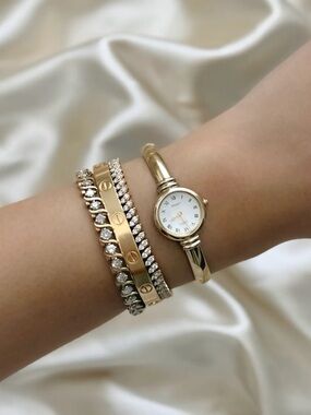 AUTHENTIC VINTAGE SEIKO DAINTY WATCH